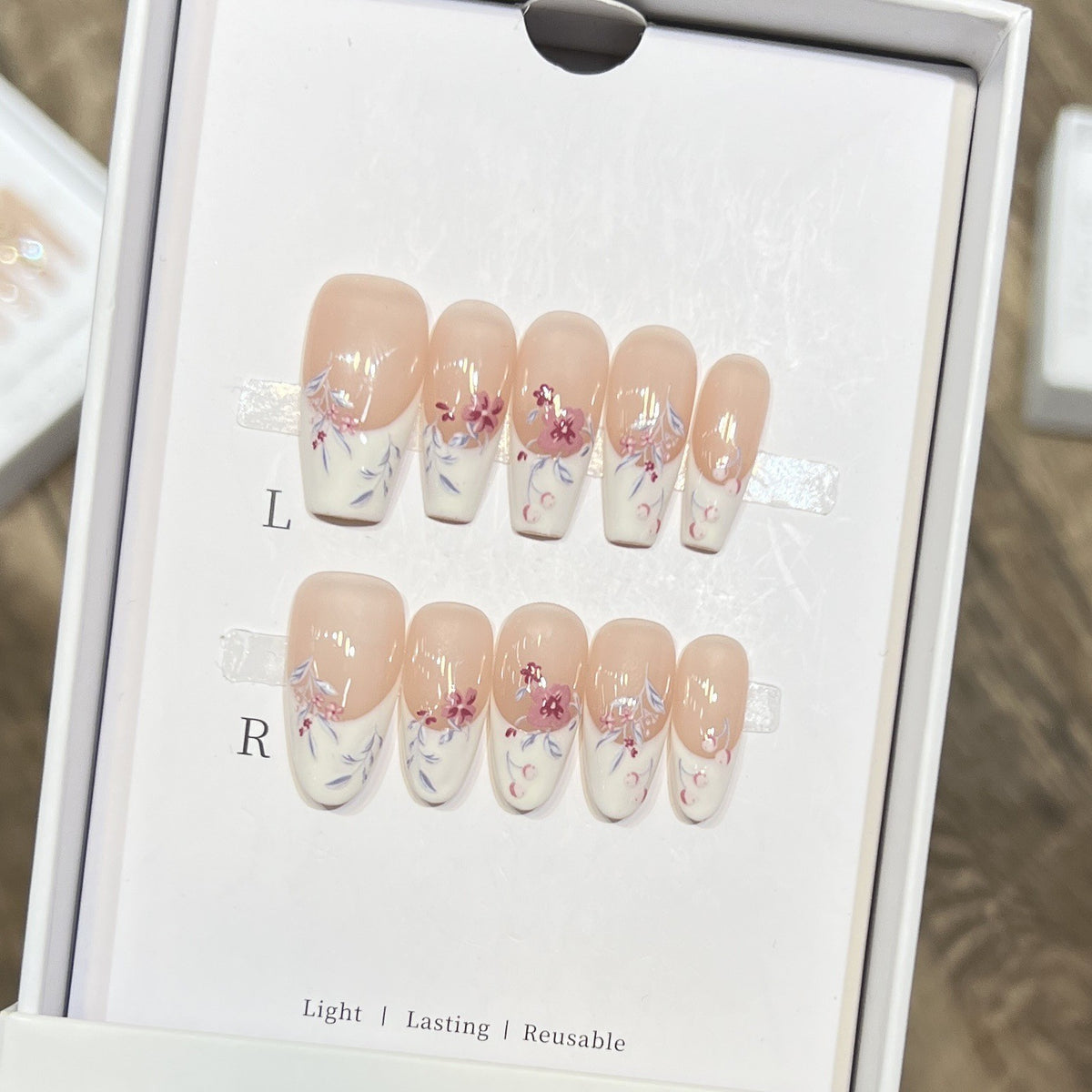 Floral Design Stiletto Press-On Nails Brehn
