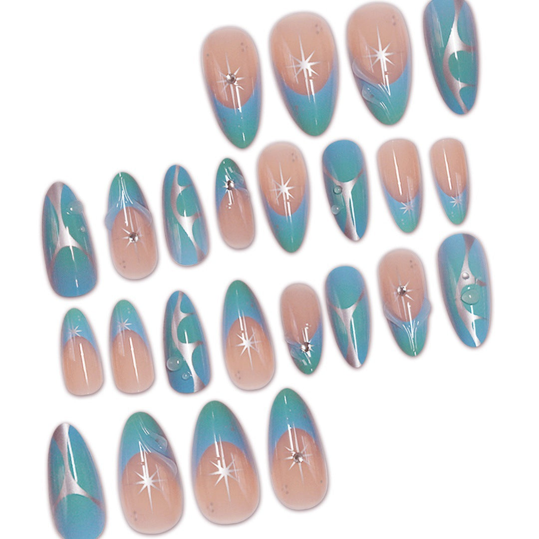 Künstlerische Stiletto Press-On Nagelverlängerungen mit einzigartigem 3D-Design Brehn