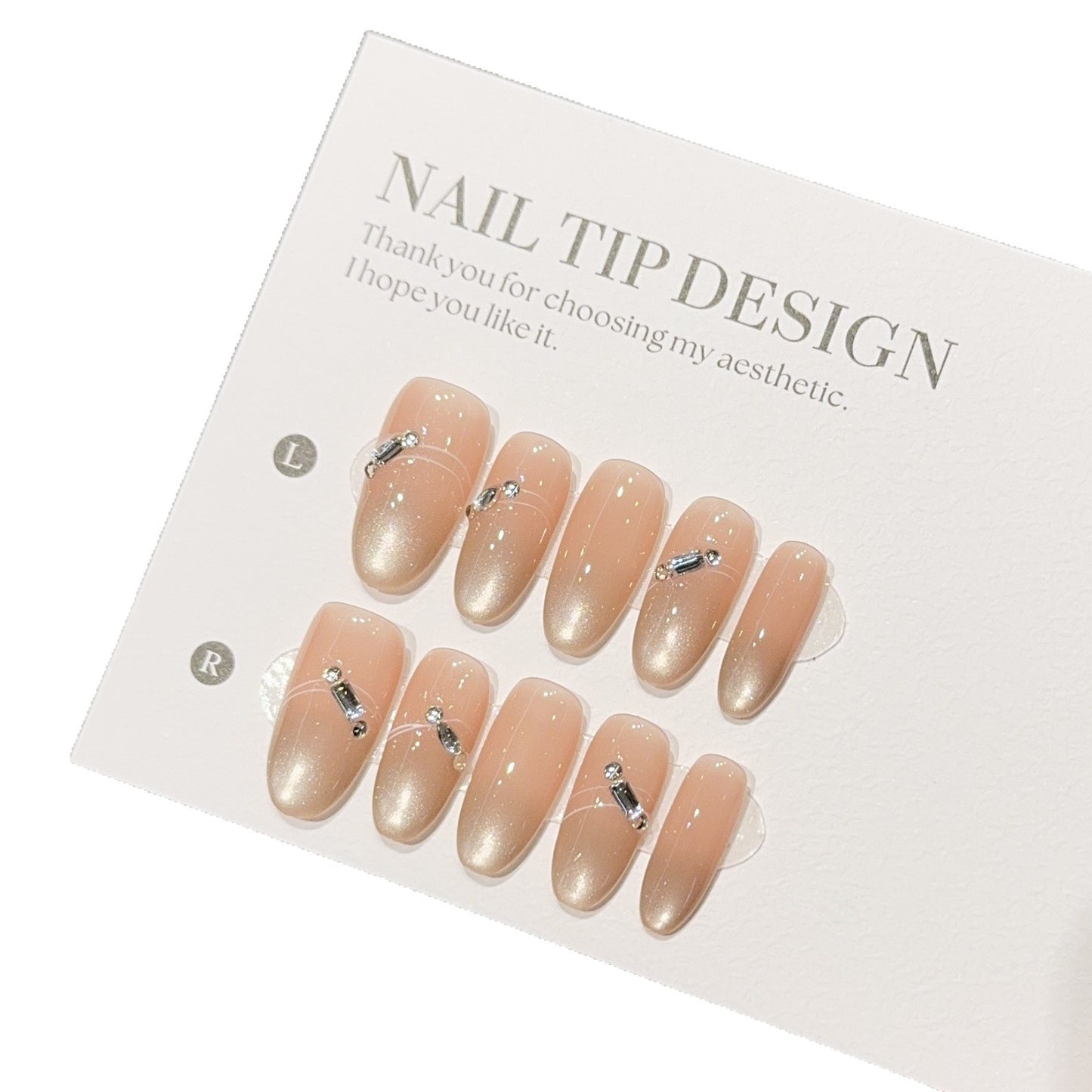 Kunstnagelspitzen mit Elegantem Farbverlauf und Strassakzenten Brehn