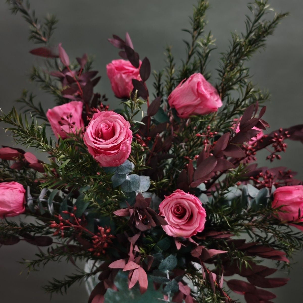 Künstlerischer getrockneter Blumenstrauß Arrangement