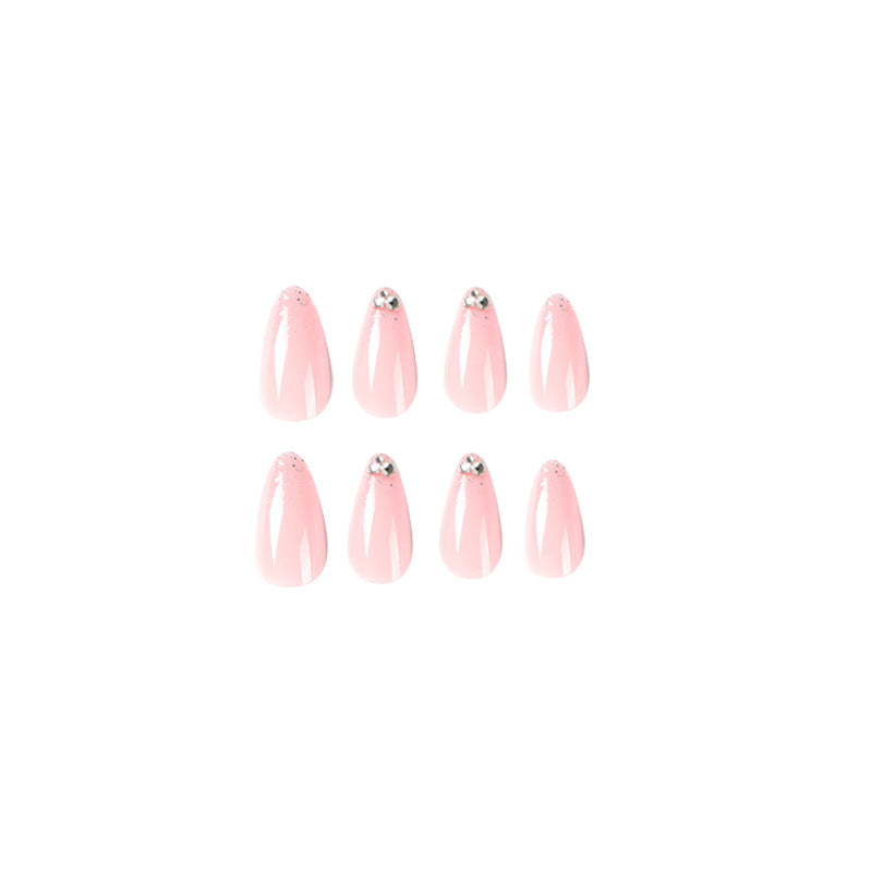 Elegante Nagelkunst mit Glitzer- und Strassverzierungen Brehn