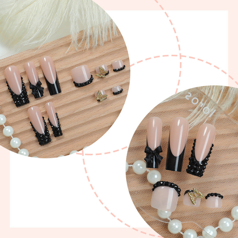 Elegantes Press-On Nagelkunstset mit dekorativen Schleifen und Kristallakzenten Brehn