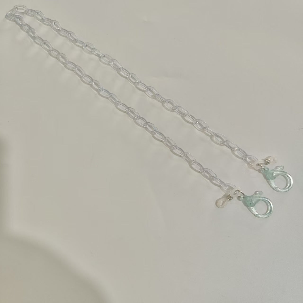 Handgemachte Brillenhalterkette Aus Transparentem Material Brehn