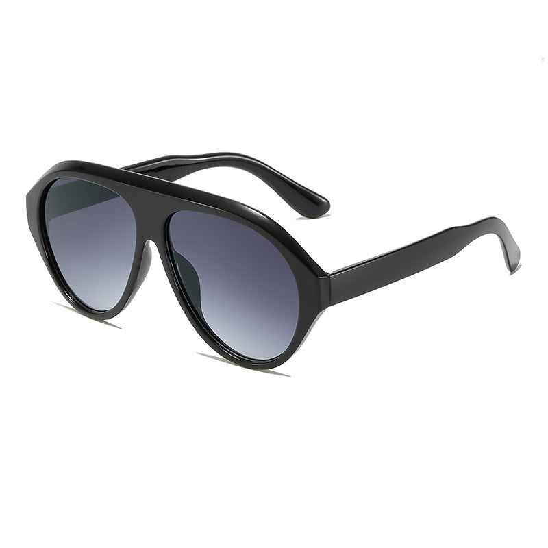 Trendsetzende Übergroße Retro Sonnenbrille Brehn