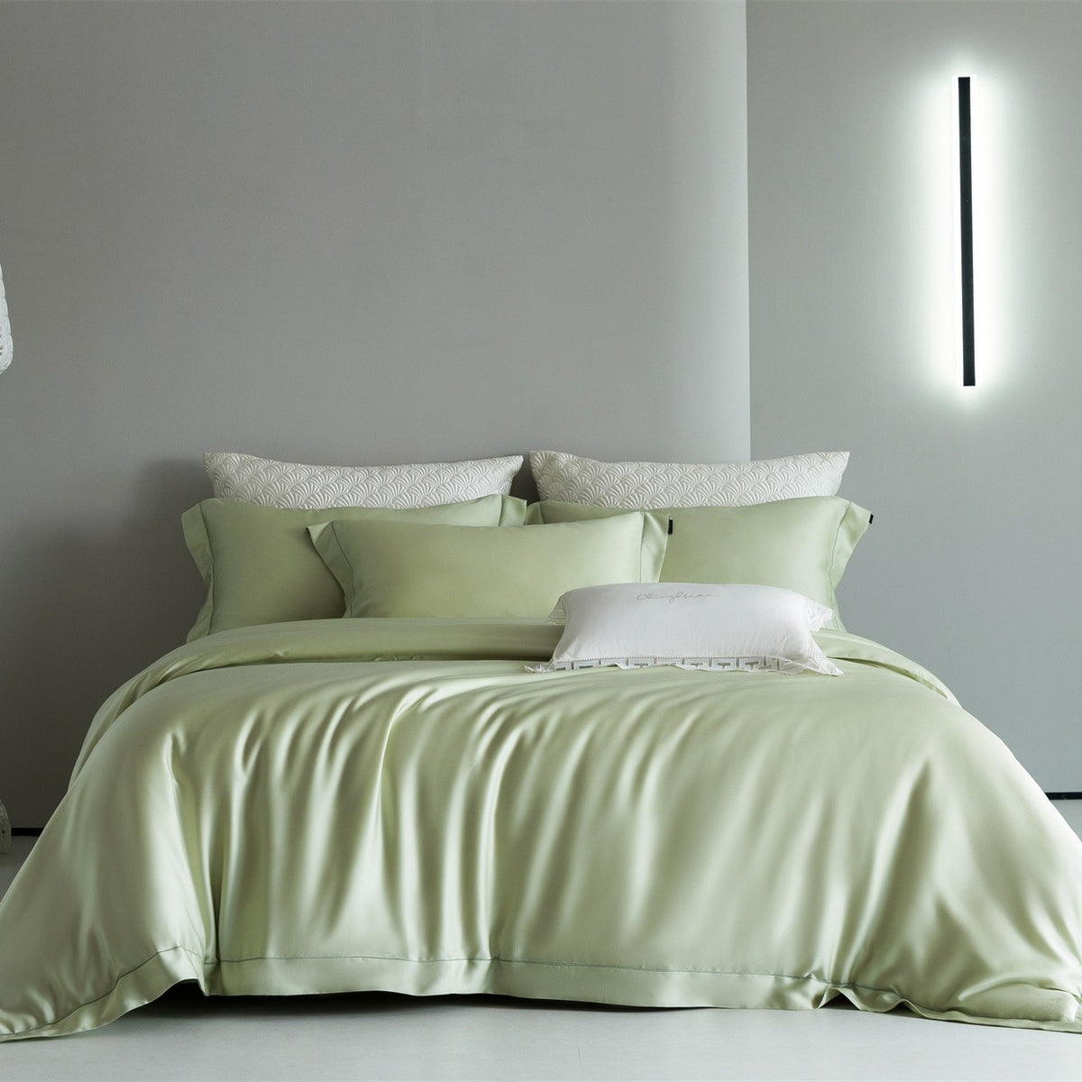 Luxuriöses Seidenglatte Kühl-Duvet-Bezug-Set mit tiefem Rock und Umschlagkissenbezügen