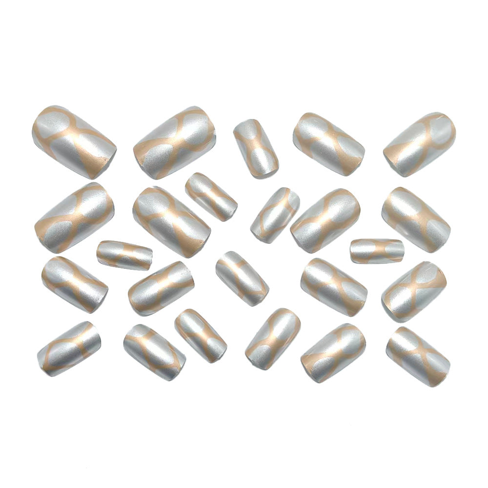 Kunstnägel mit Elegantem 3D-Muster Brehn