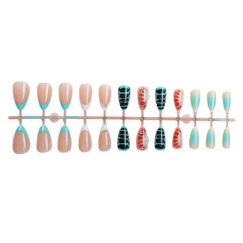 Kunstnagelset mit eleganten Mustern und kreativen Designs Brehn