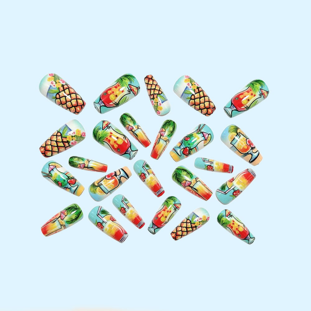 Kunstnagelset mit tropischem Drink-Motiv und farbenfrohen Akzenten Brehn