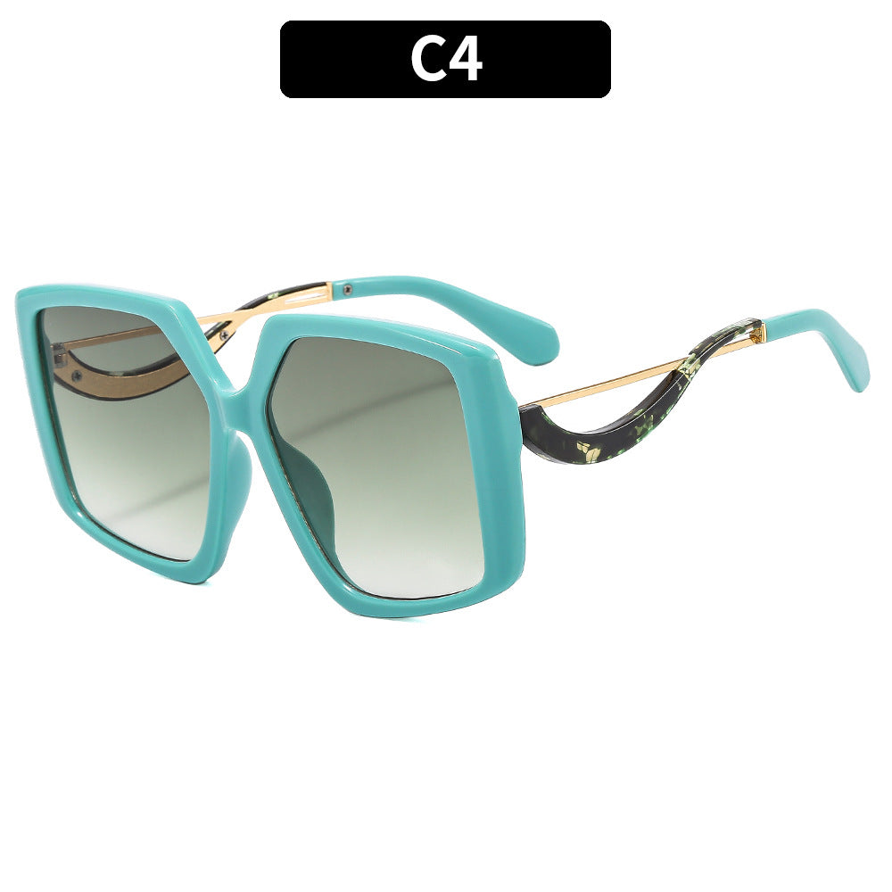 Oversized quadratische Sonnenbrille mit goldenen Akzenten
