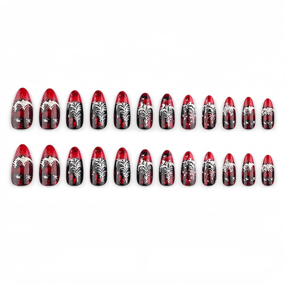 Kunstnägel im festlichen Weihnachtsdesign mit elegantem Glitzer Brehn