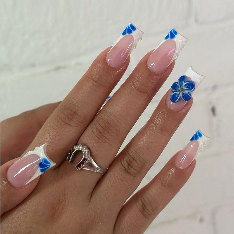 Dekoratives Blumennagelset zum Aufkleben Brehn