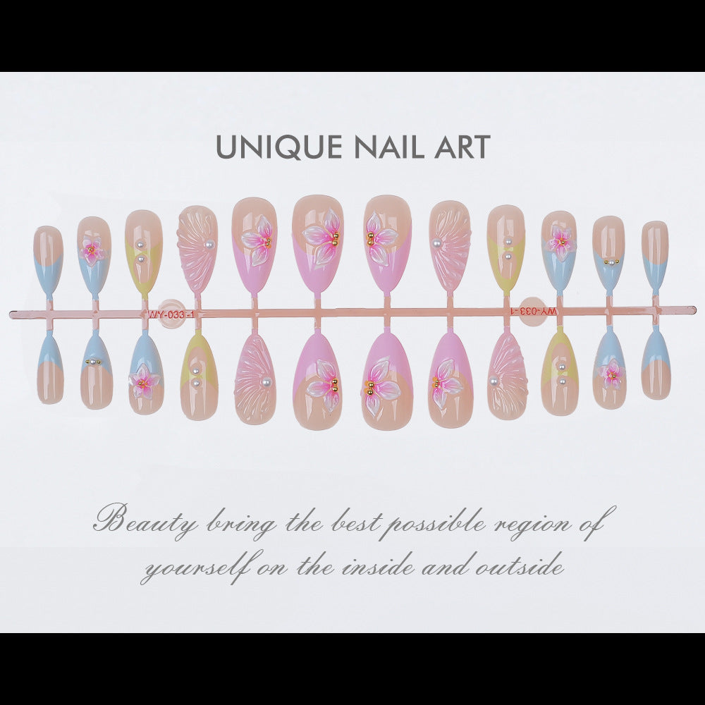 Elegantes floral inspiriertes Press-On-Nagelset Brehn