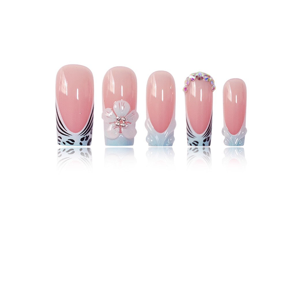 Dekoratives Floral Press-On Nagelkunst Set Brehn