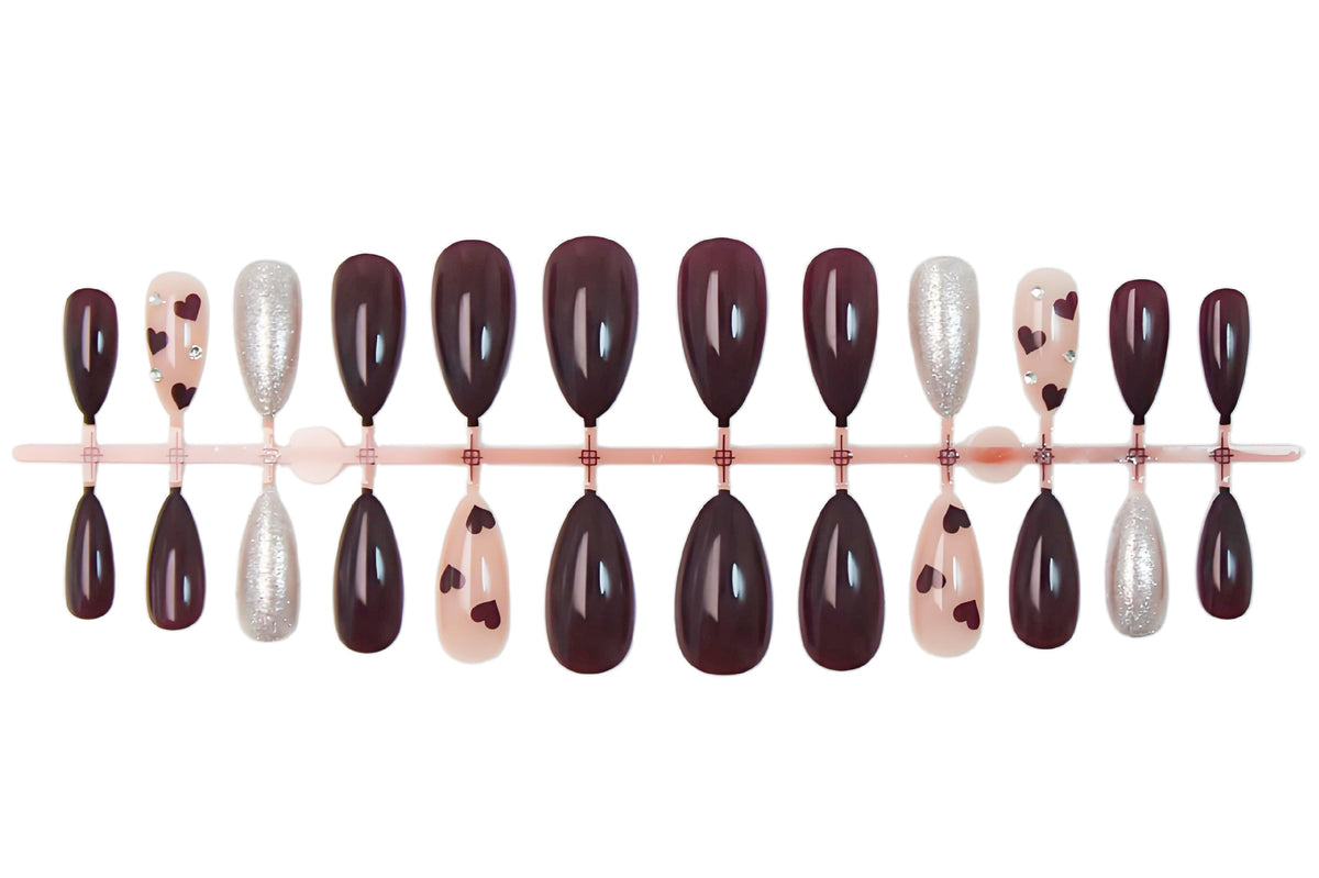 Kunstnagelset mit glamourösen Akzenten Brehn