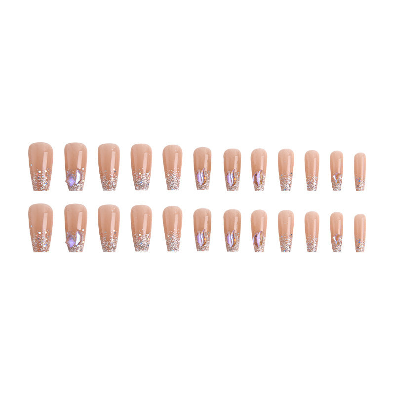 Kunstnagelset mit glamourösen Glitzerakzenten und eleganten Elemente Brehn