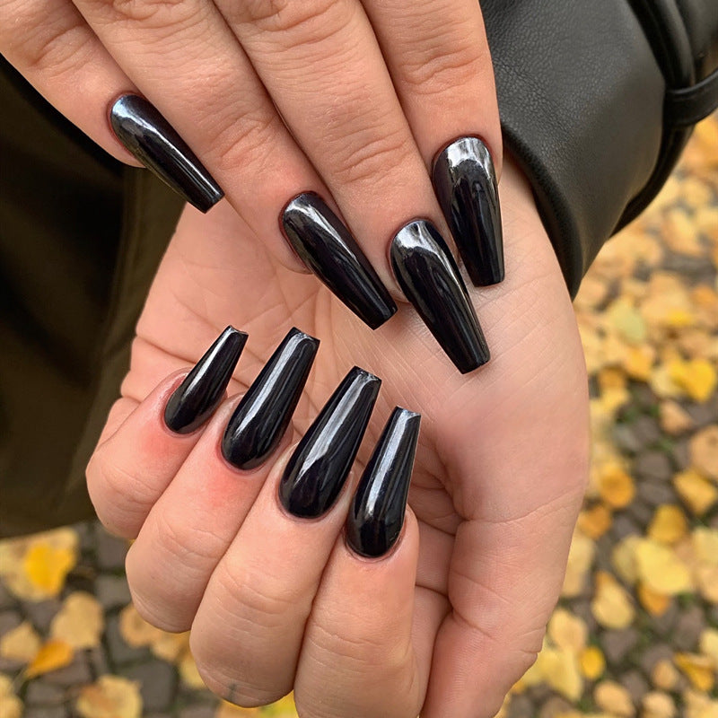 Kunstnägel mit elegantem Design Brehn