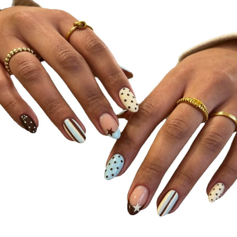 Kreatives Nageldesign Brehn