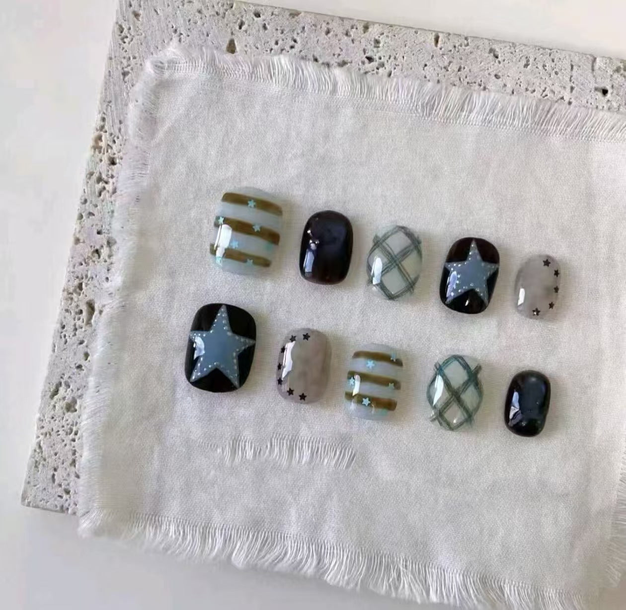 Trendige Grafik Nagelkunst Set Brehn
