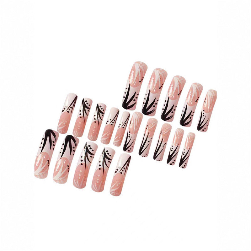 Künstlerische Press-On Nageldesigns Brehn