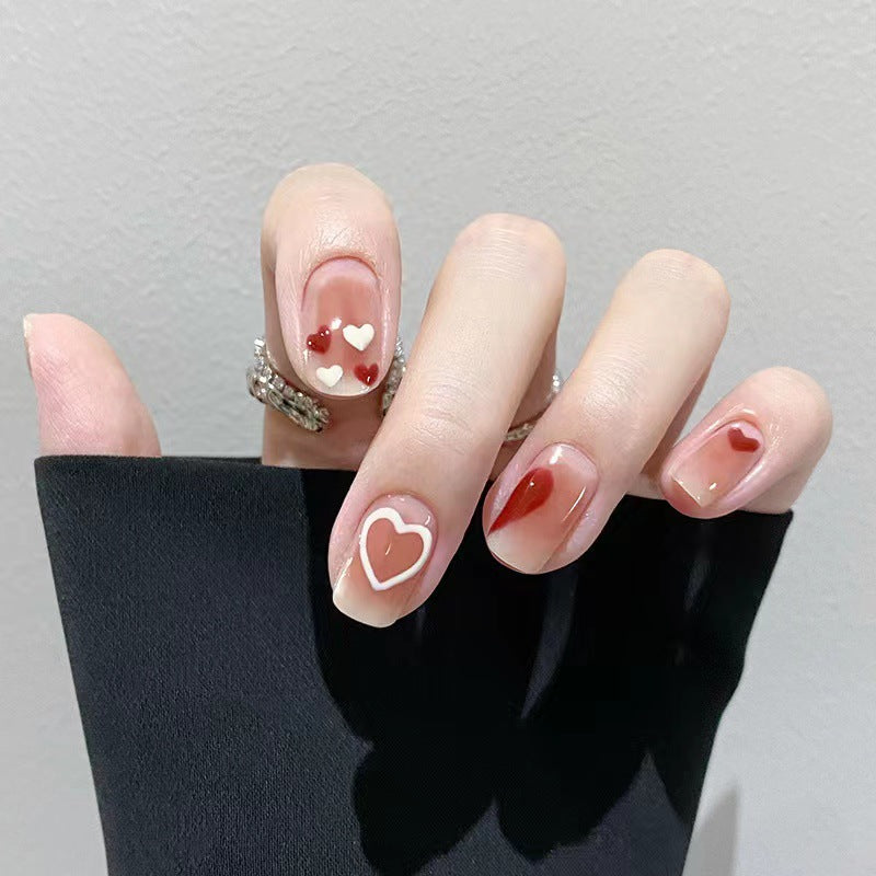 Kreative Herz-Nagelkunst Brehn