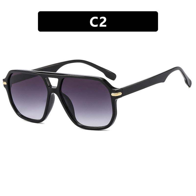 Damen modische Sonnenbrille mit quadratischem Rahmen und auffälligen Gläsern Brehn