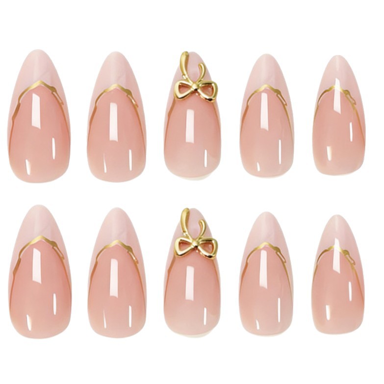 Elegantes Stiletto Press-On Nagelset mit goldenen Akzenten Brehn