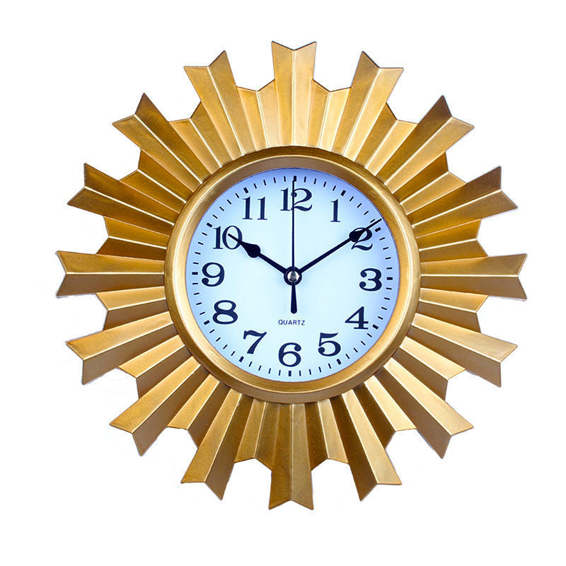 Elegante Wanduhr mit Kunstvollem Design Brehn