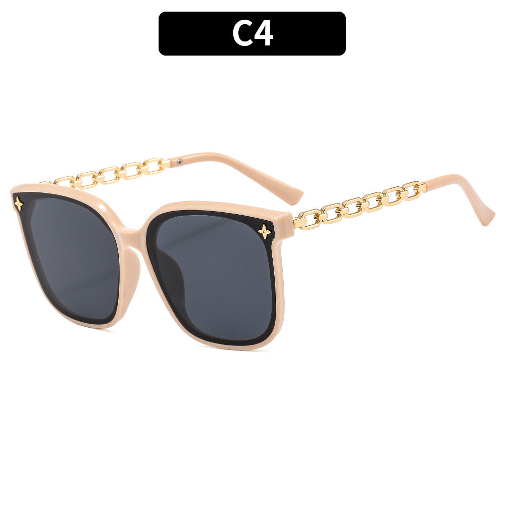 Übergroße quadratische Sonnenbrille mit Kettenakzenten
