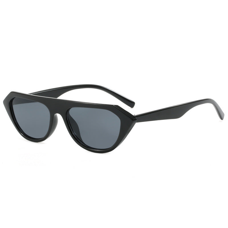 Damen modische Sonnenbrille im auffälligen Stilmix Brehn