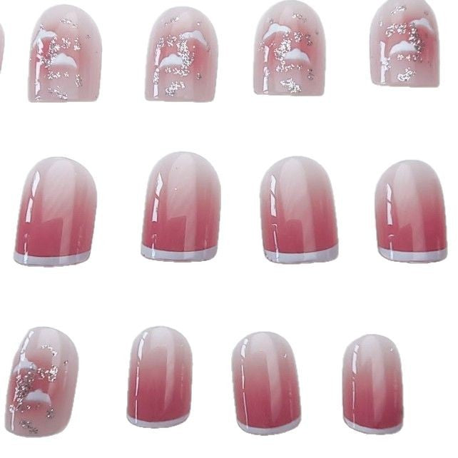 Kunstvolle Nagelkunst mit 3D-Applikationen Brehn