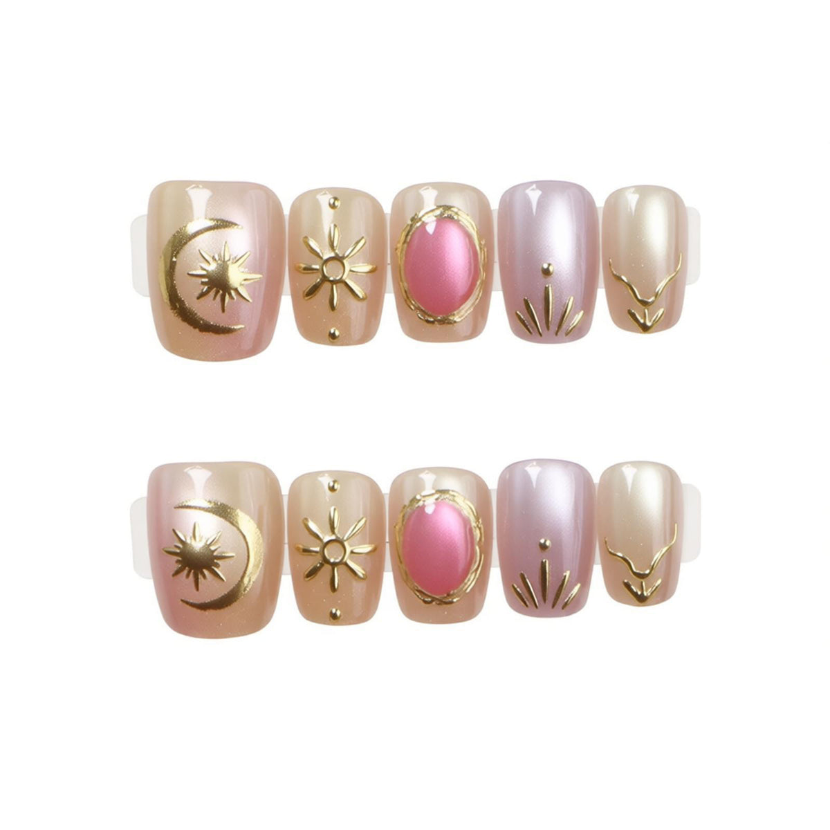 Dekorative Nagelkunst mit goldenen Akzenten Brehn