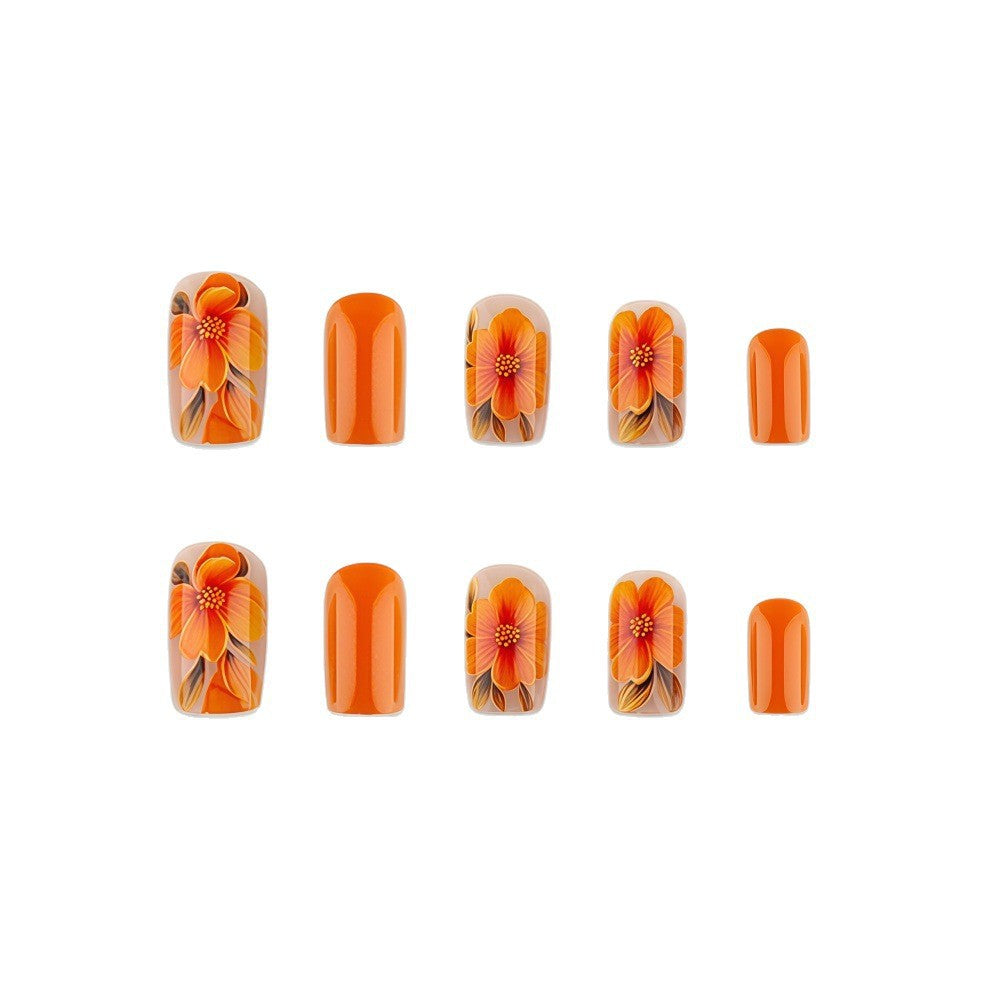Kunstvolle Nagelgestaltung mit Floralen Motiven Brehn