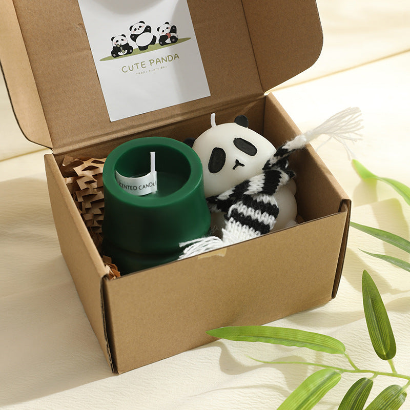 Panda Skulpturierte Duft Sojawach Kerze Geschenkset mit Silikonhalter & Strickschal