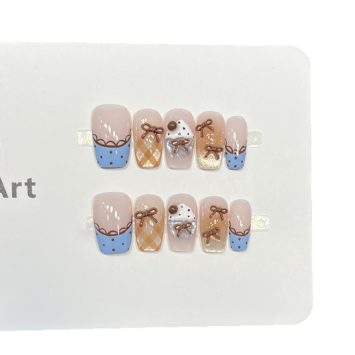 Dekoratives Press-On Nagelkunst Set mit charmanten Schleifenakzenten Brehn