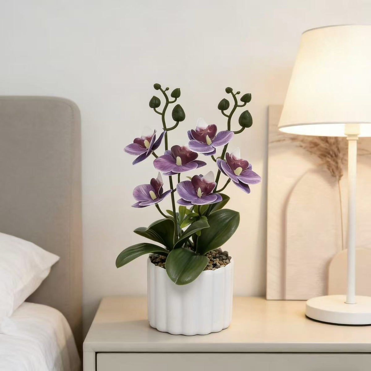 Lebensechte künstliche Orchideenpflanzenanordnung für die Wohnraumpräsentation