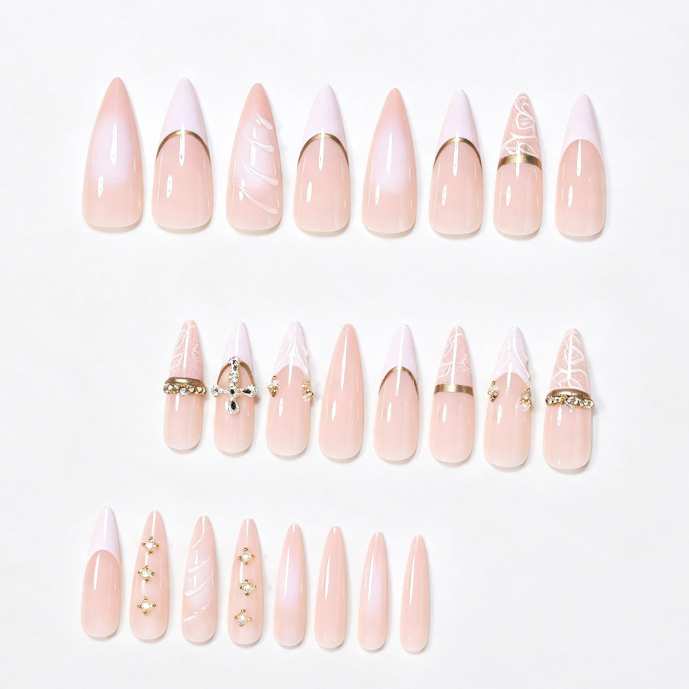 Elegante Stiletto Nagel Kunst Tipps mit Verzierungen Brehn