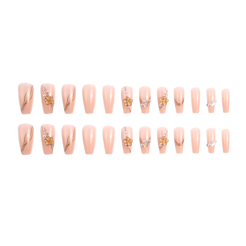 Kunstnagelset mit eleganten floralen und luxuriösen Verzierungen Brehn