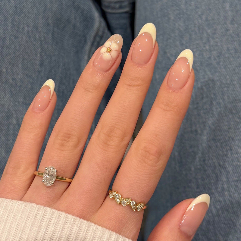 Elegante florale Nagelkunst Press-On Nägel Brehn