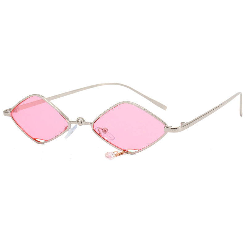 Damen modische Sonnenbrille mit facettiertem Rahmen Brehn