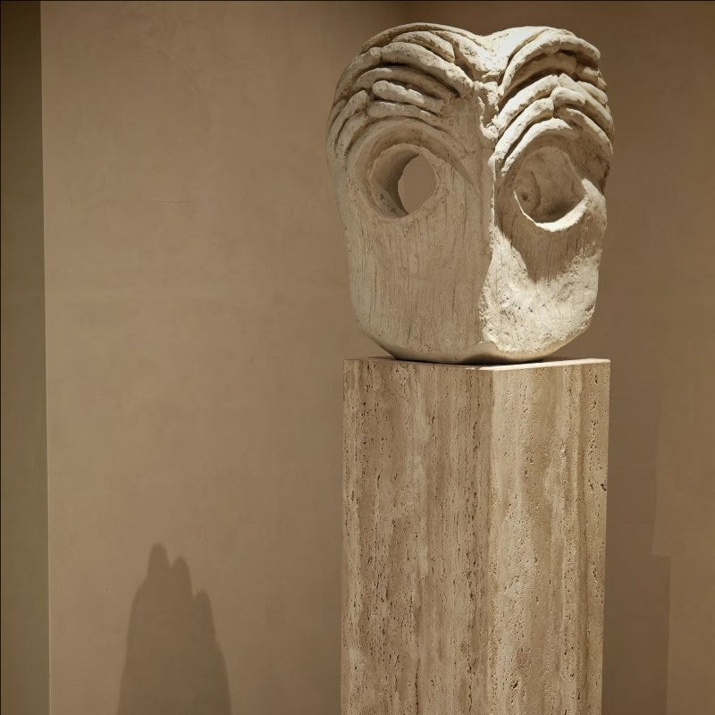 Künstlerische abstrakte Skulptur