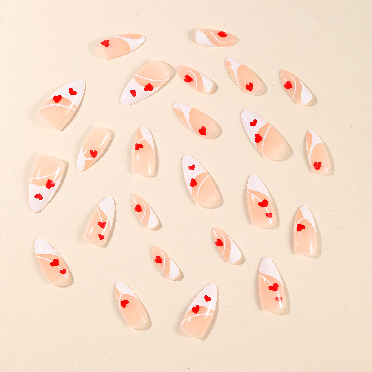 Herz-verzierte Stiletto-Nagelkunst Brehn