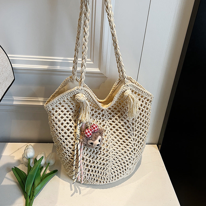 Geflochtene Strohtasche für den Strand