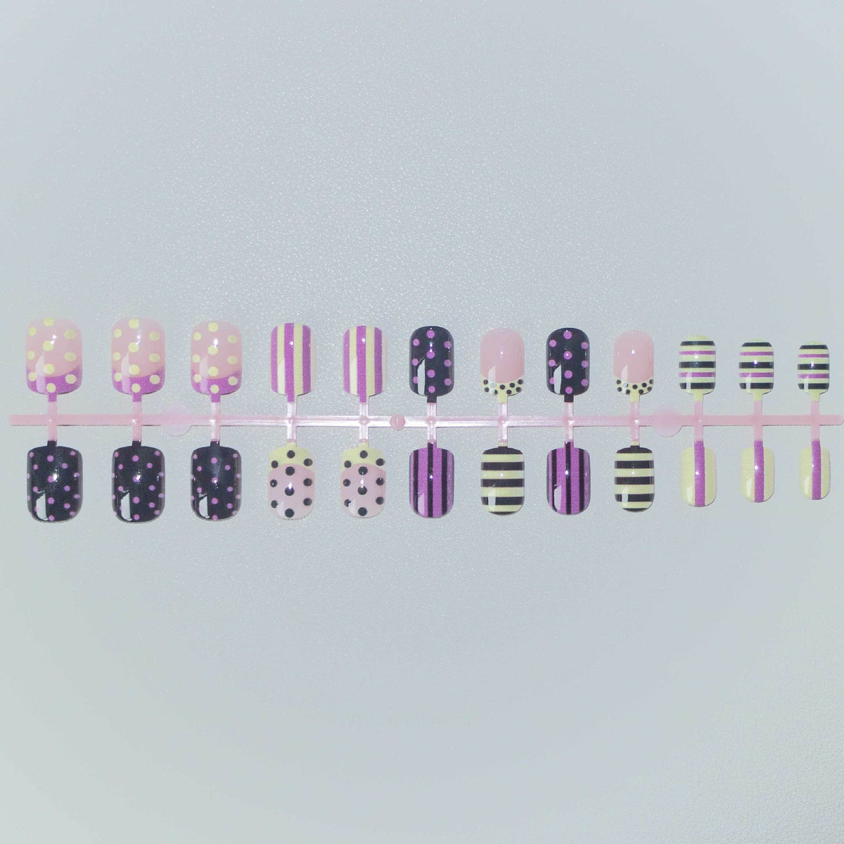 Künstlerisches Gestreiftes und Punktmuster Nagelkunst-Set