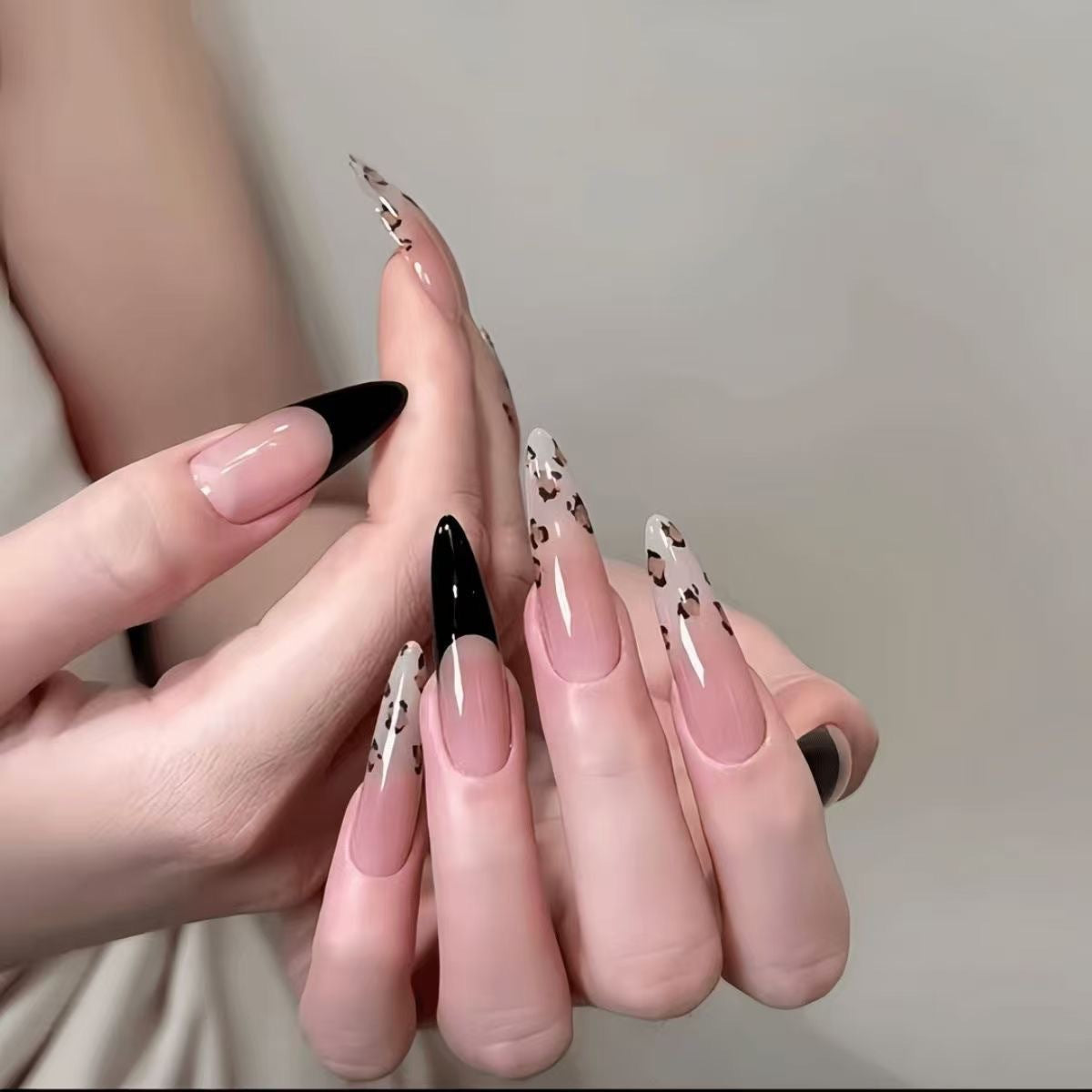 Künstlerischer Tipp Nagelverlängerungen Brehn
