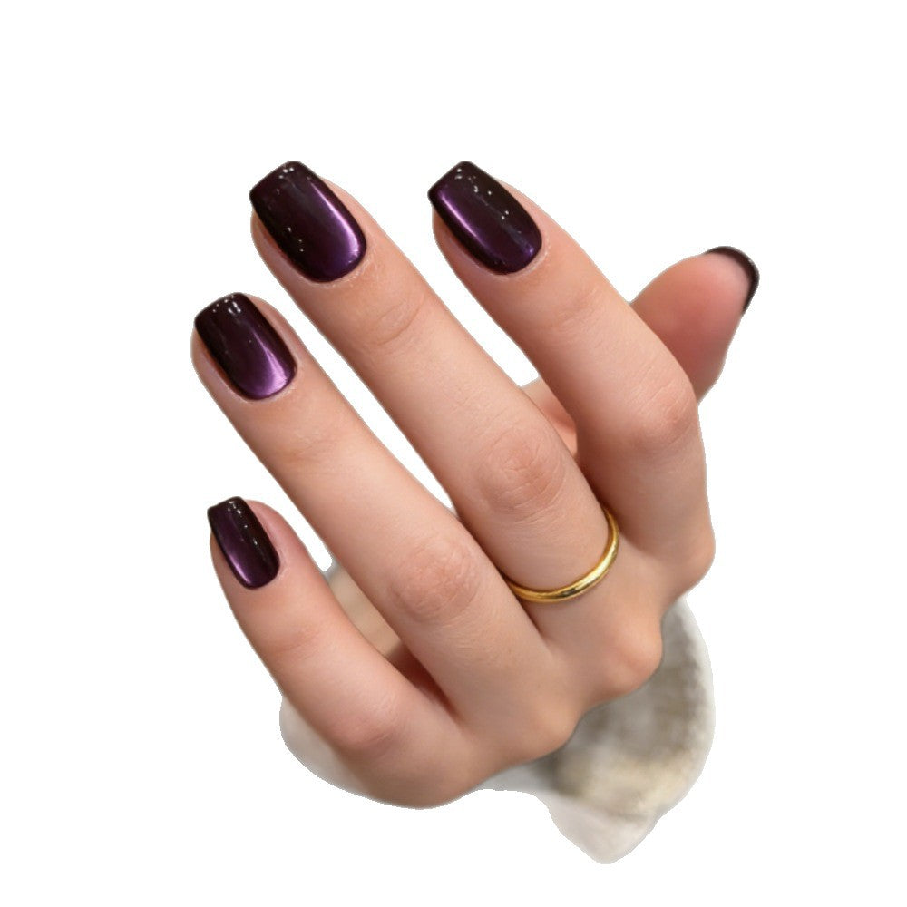 Kunstnägel mit Elegantem Hochglanz-Finish und Besonderer Farbnuance Brehn