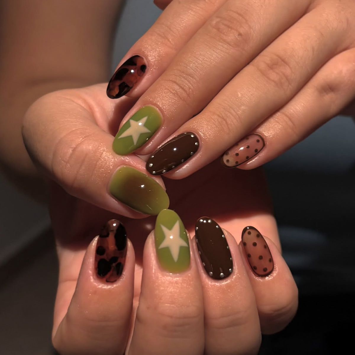 Dekorative Nagelkunst