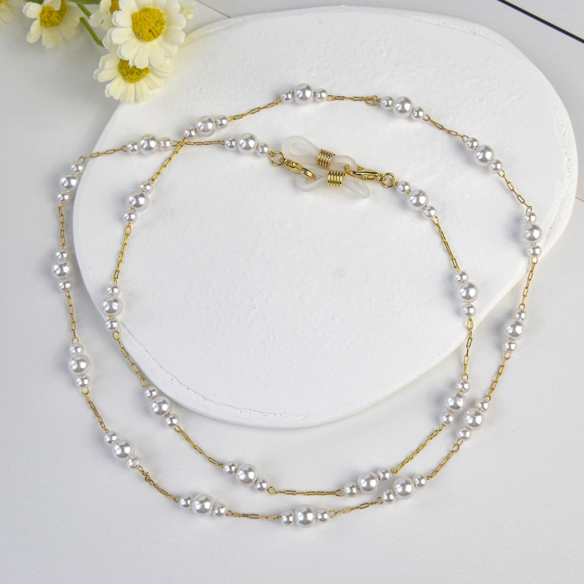 Elegante Perlenbesetzte Brillenkette Brehn