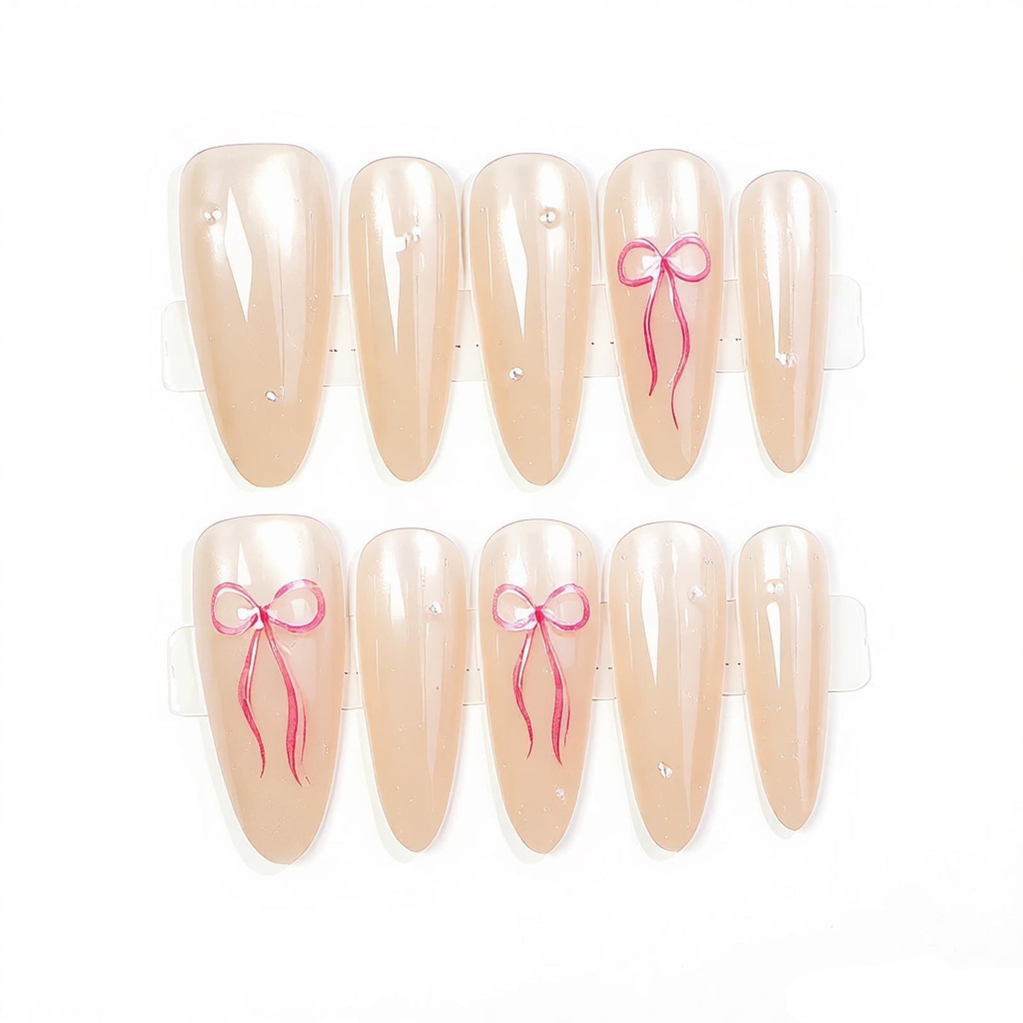 Elegantes Press-On-Nagelkunst-Set mit Schleifenakzenten Brehn