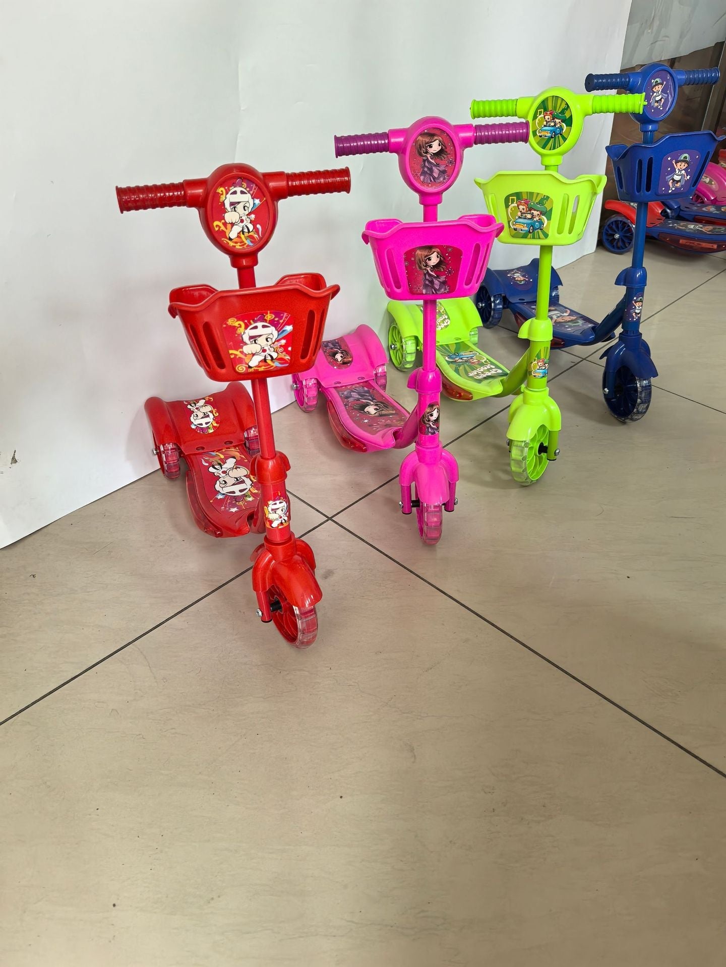 Kompakter Multi-Feature Kick Scooter Brehn