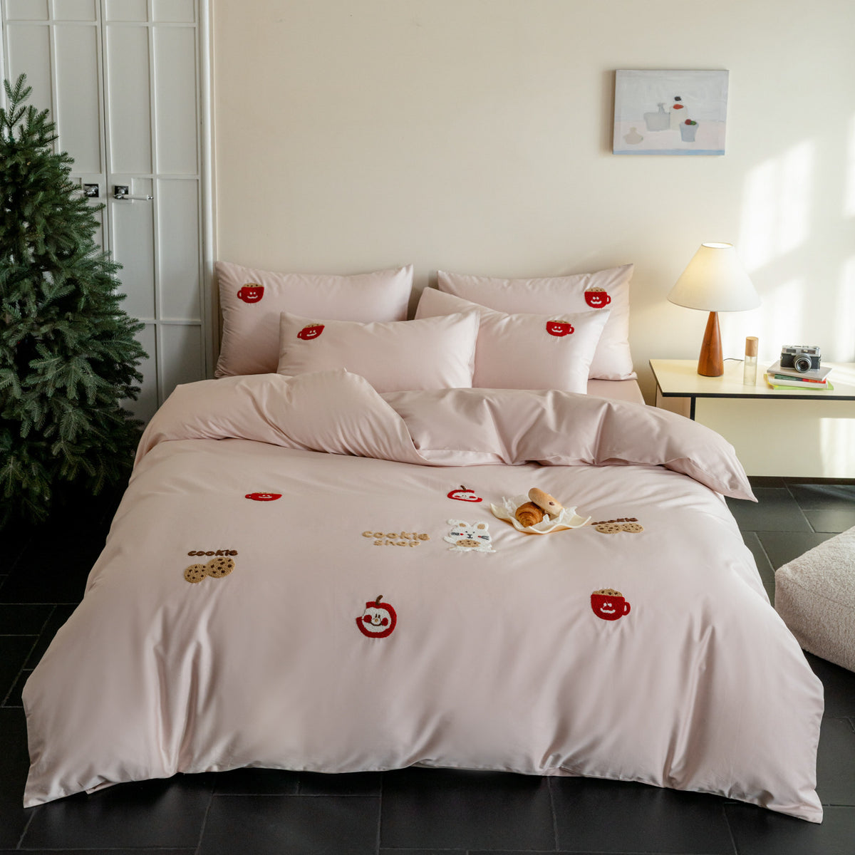 Bestickte Baumwollsatin Wendebettwäsche mit verspielter Patches Applikation